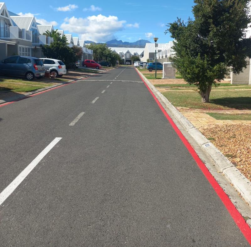 4 Bedroom Property for Sale in Guldenland Western Cape